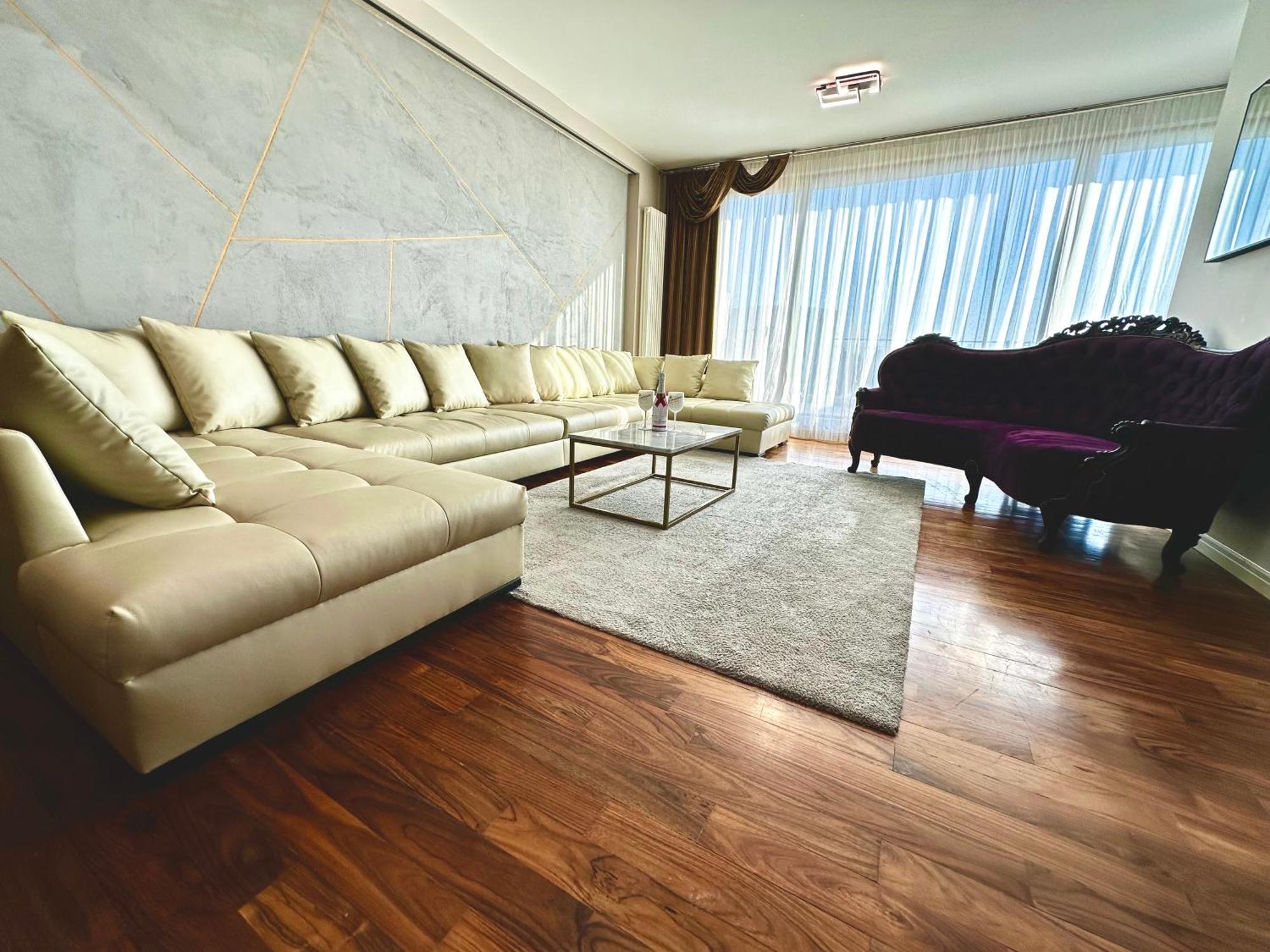 Secretface Penthouse Grojecka 120m2 Z Tarasem 40m2 *