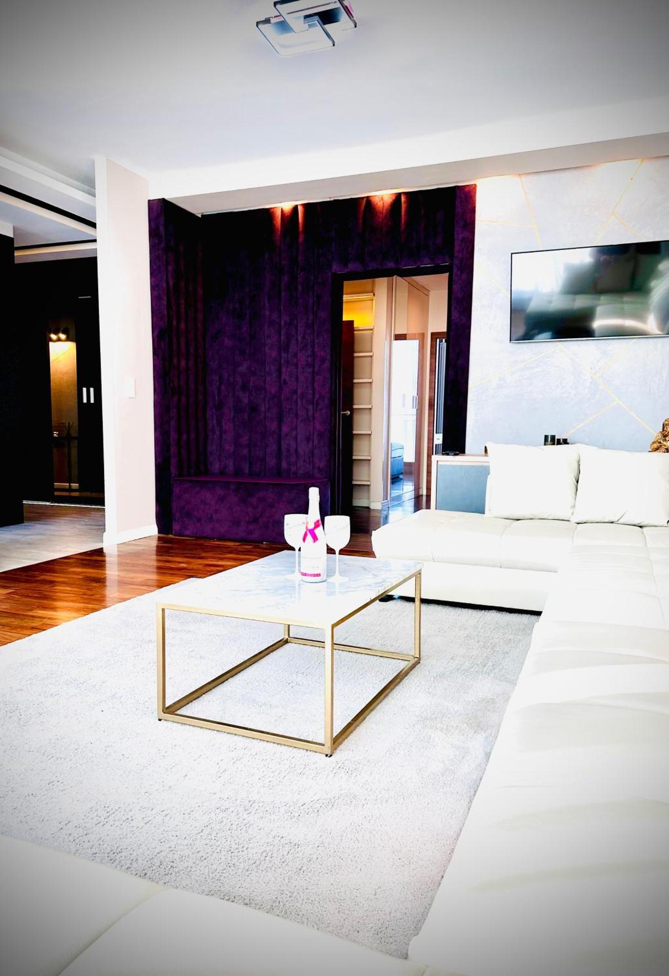 Secretface Penthouse Grojecka 120m2 Z Tarasem 40m2 Lägenhet *