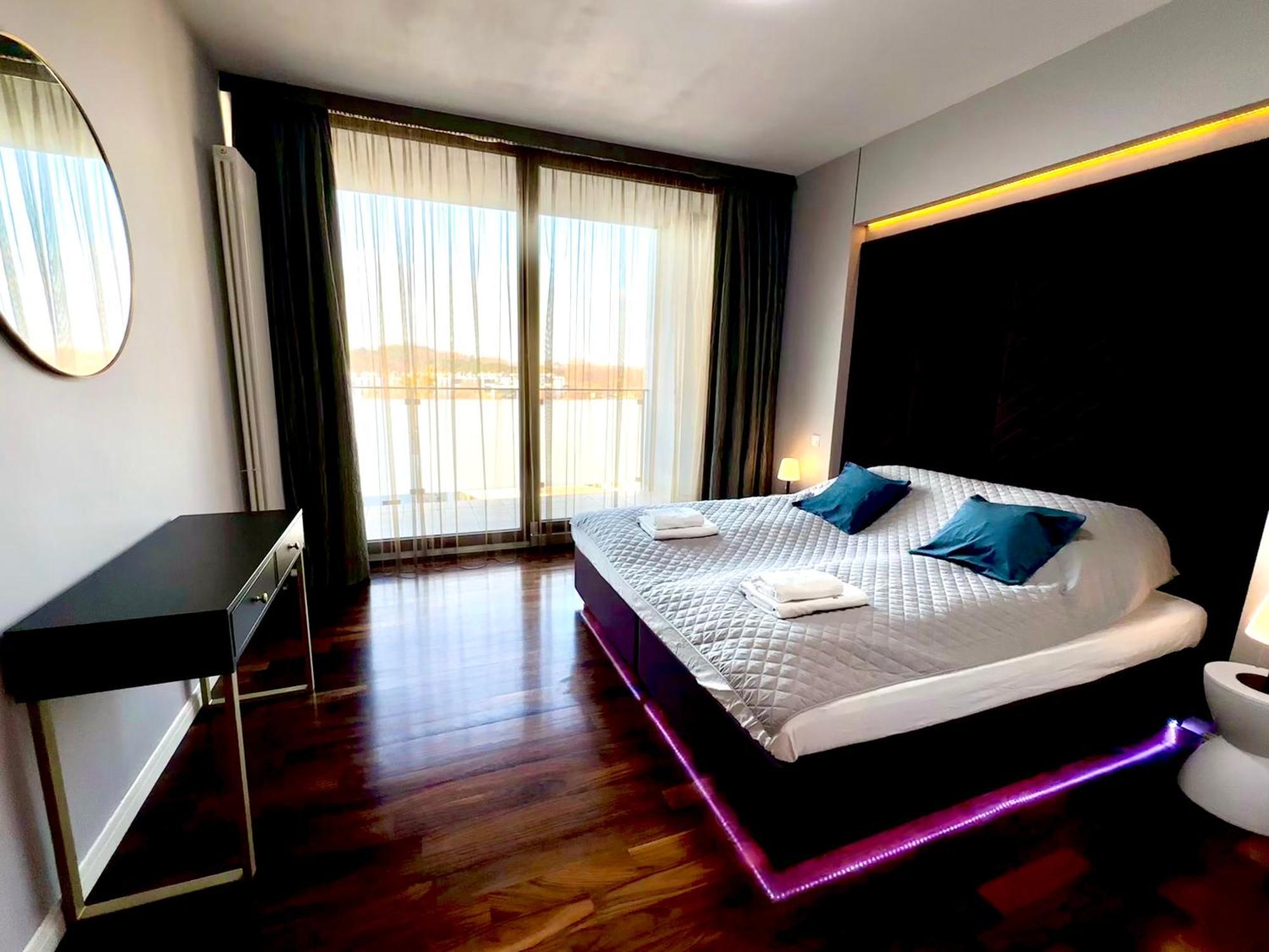 Secretface Penthouse Grojecka 120m2 Z Tarasem 40m2 Warszawa